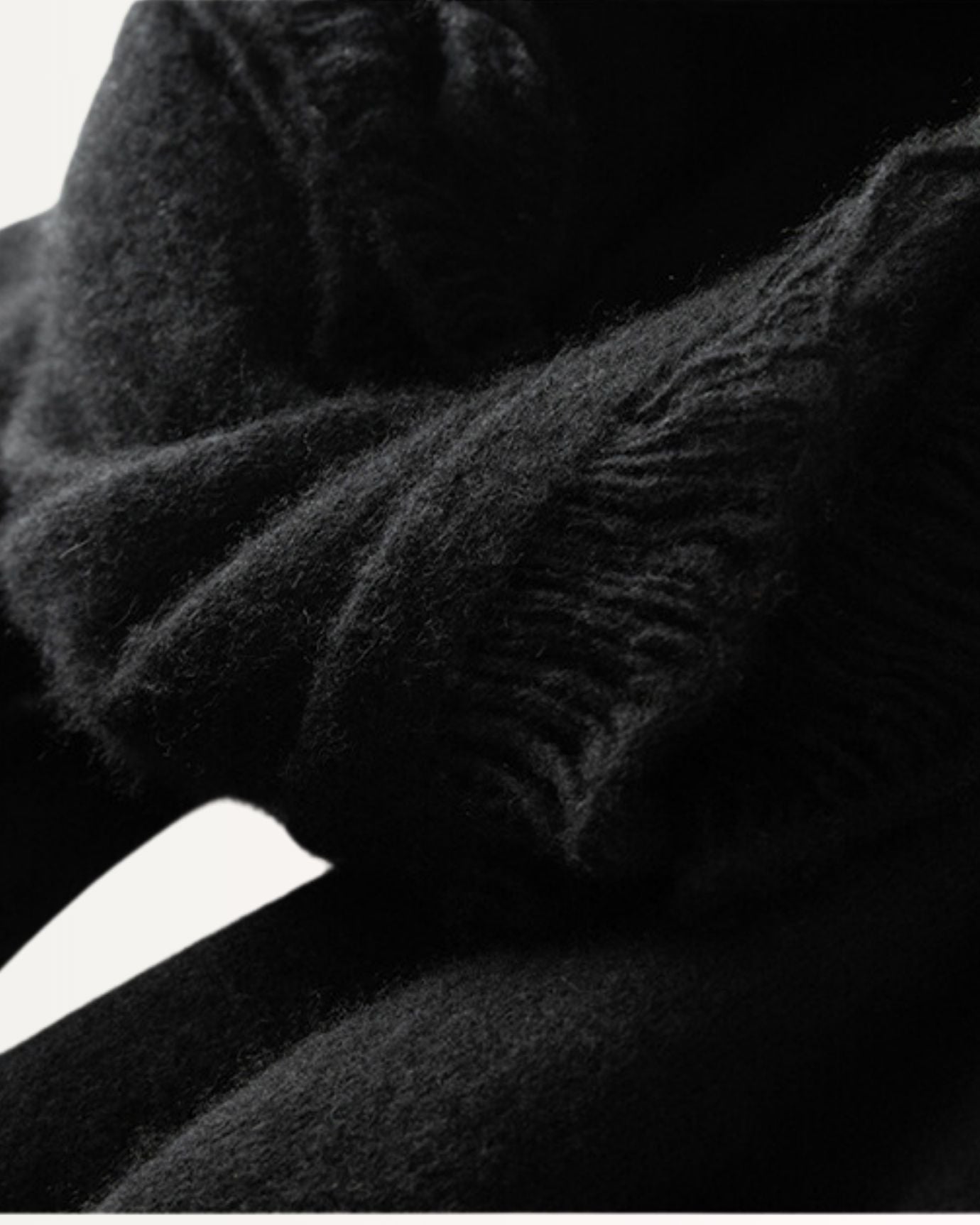 High-quality cashmere scarf for men and women