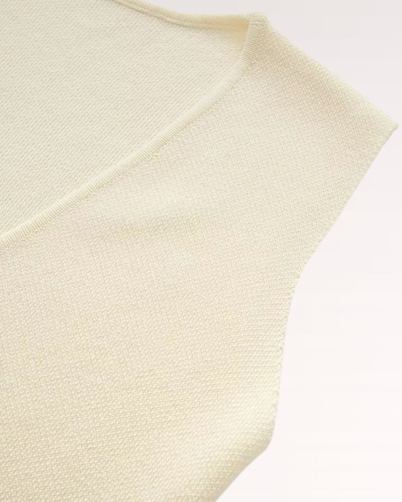 Soft and breathable vest in Romina style for year-round wear