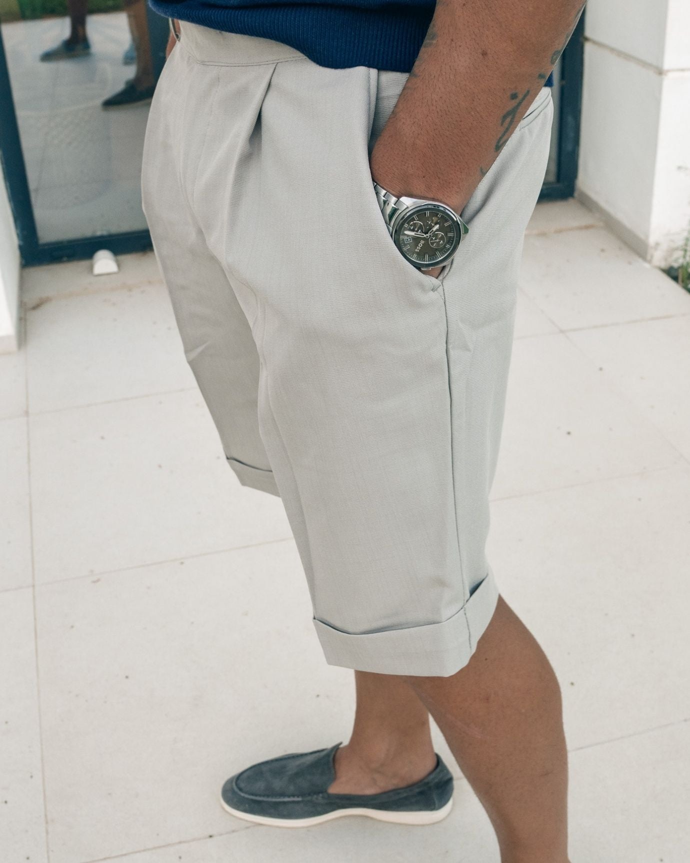 Classic gray beige Florence shorts for men, ideal for beach days or weekend adventures