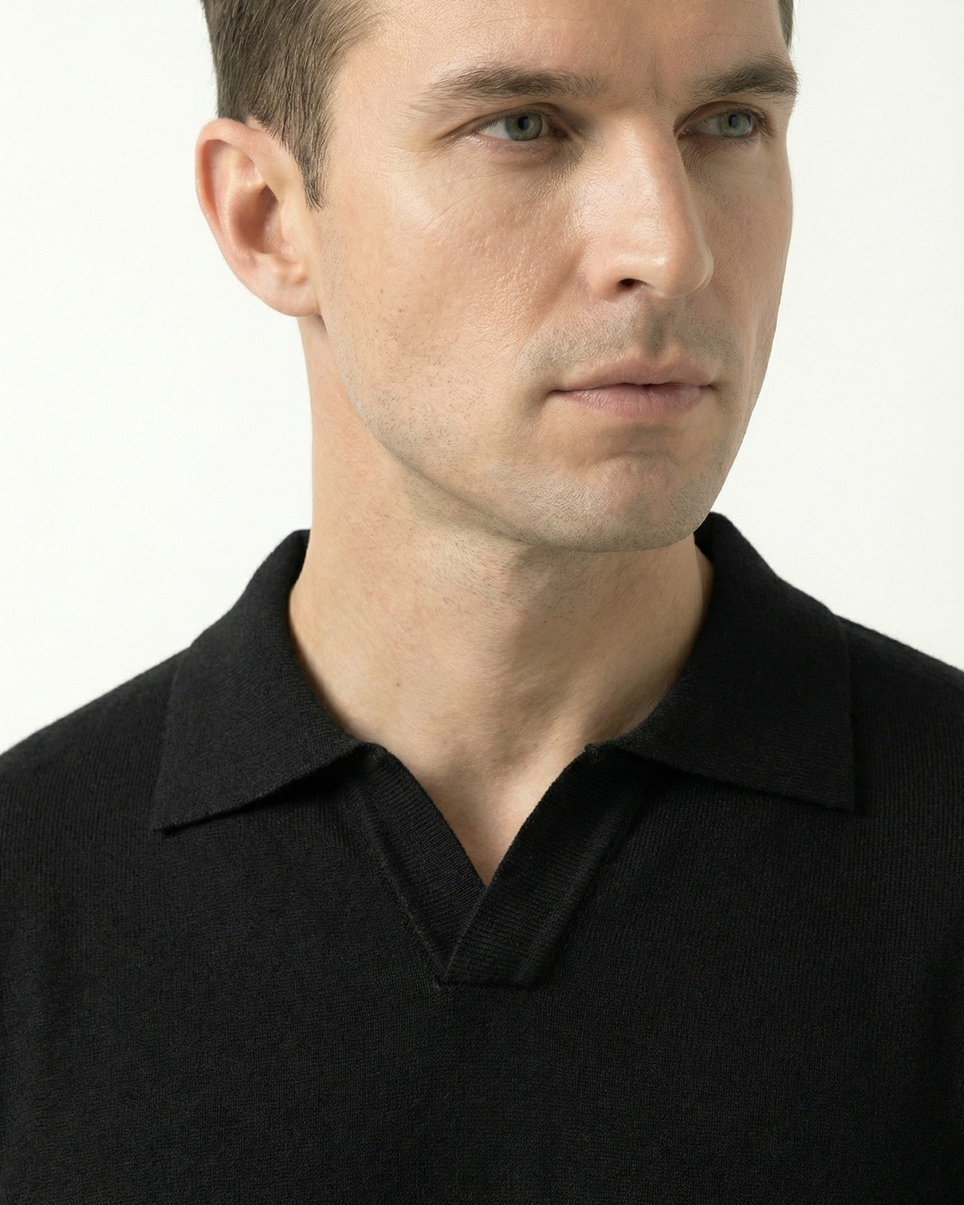 Polo de lana modal con cuello de gaviota