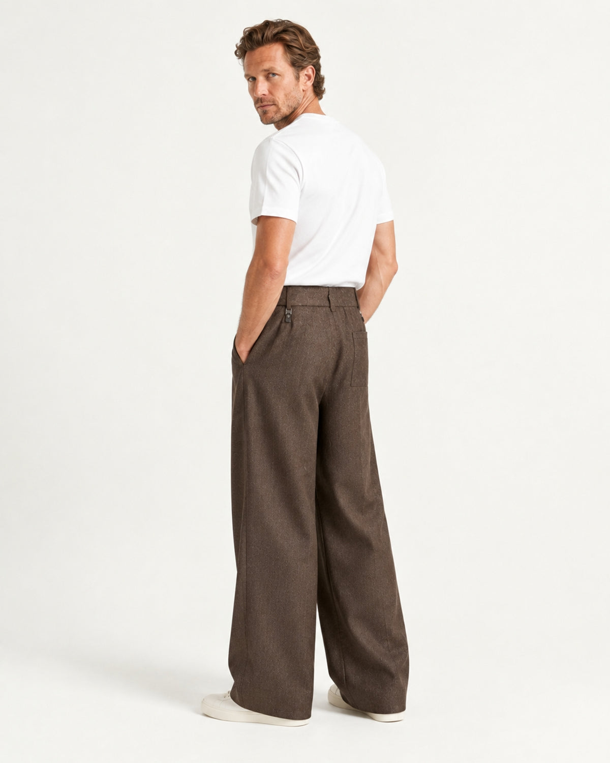 Pleated Barrel-Leg Straight Trousers