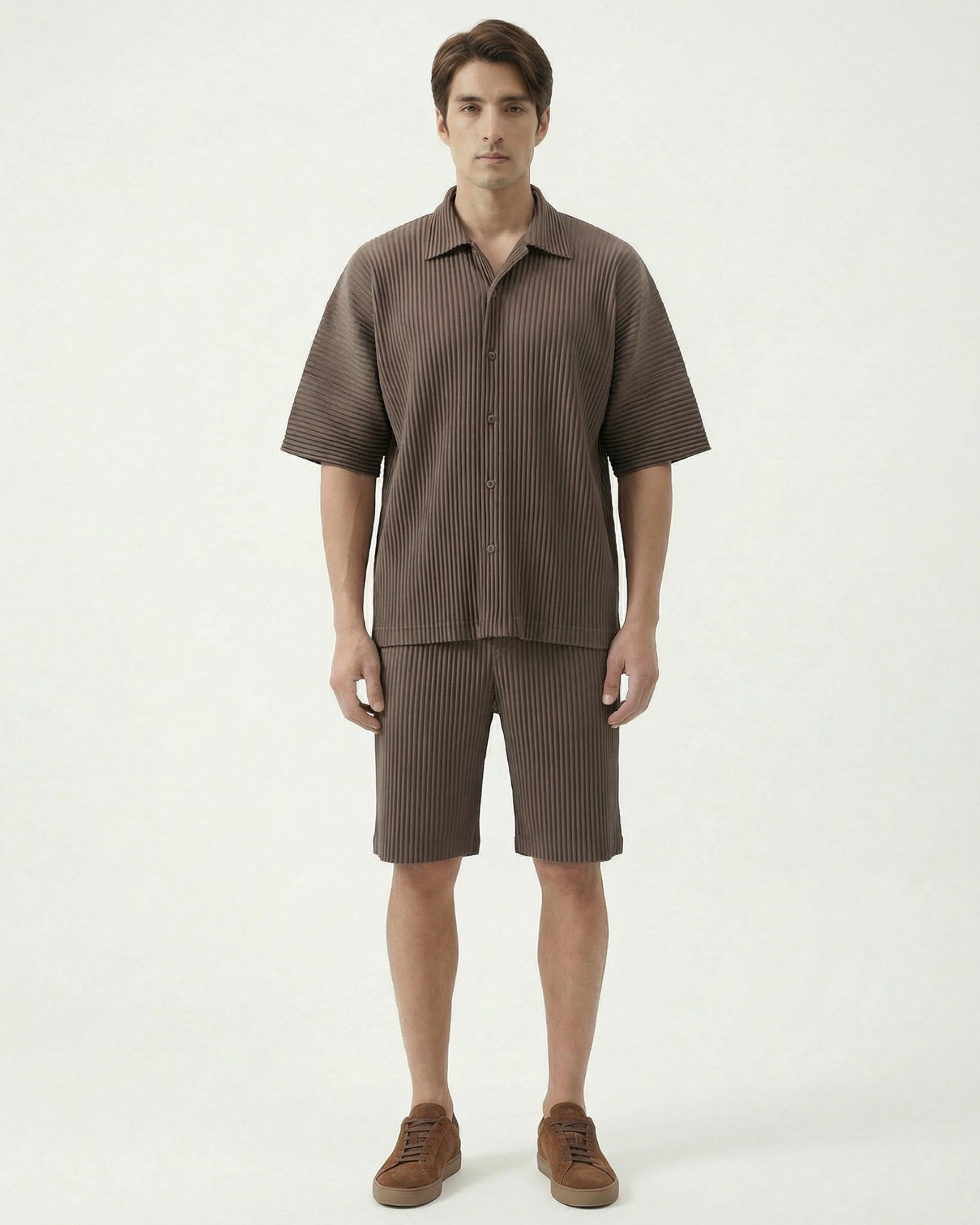 Conjunto plisado de camisa y pantalones cortos de la colección Sakura