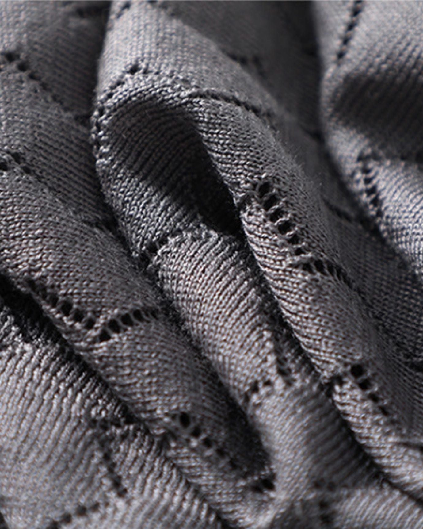 Relaxed and comfortable fit of Grey Mulberry Silk Cashmere Knitted Polo