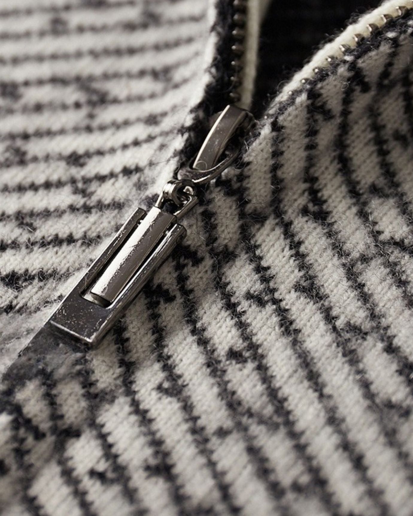 Conjunto de cárdigan con capucha y pantalón de cachemir y lana