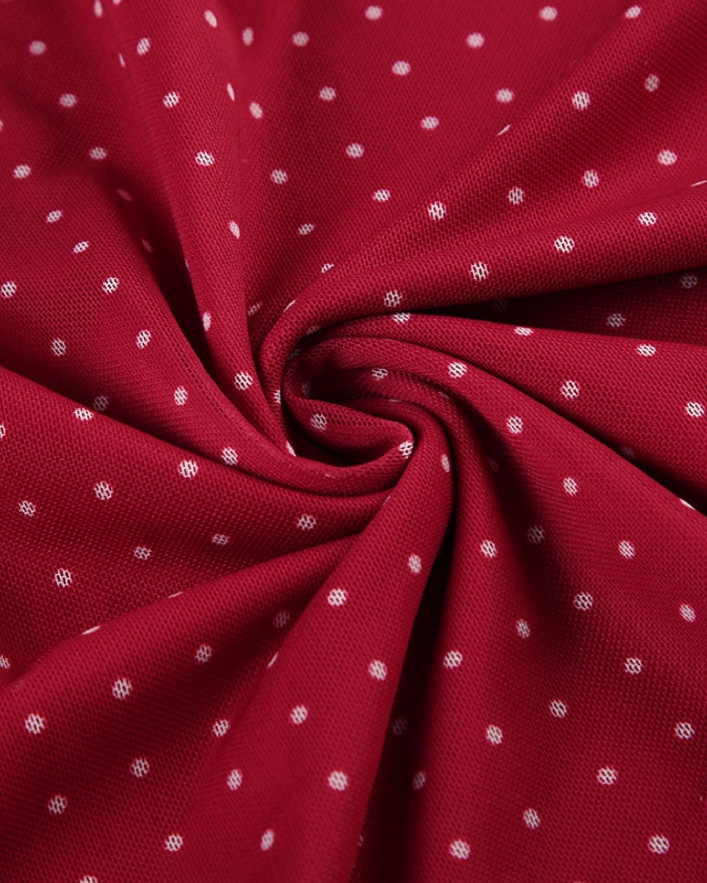 Retro-inspired dot print dress combining charm and modern cut