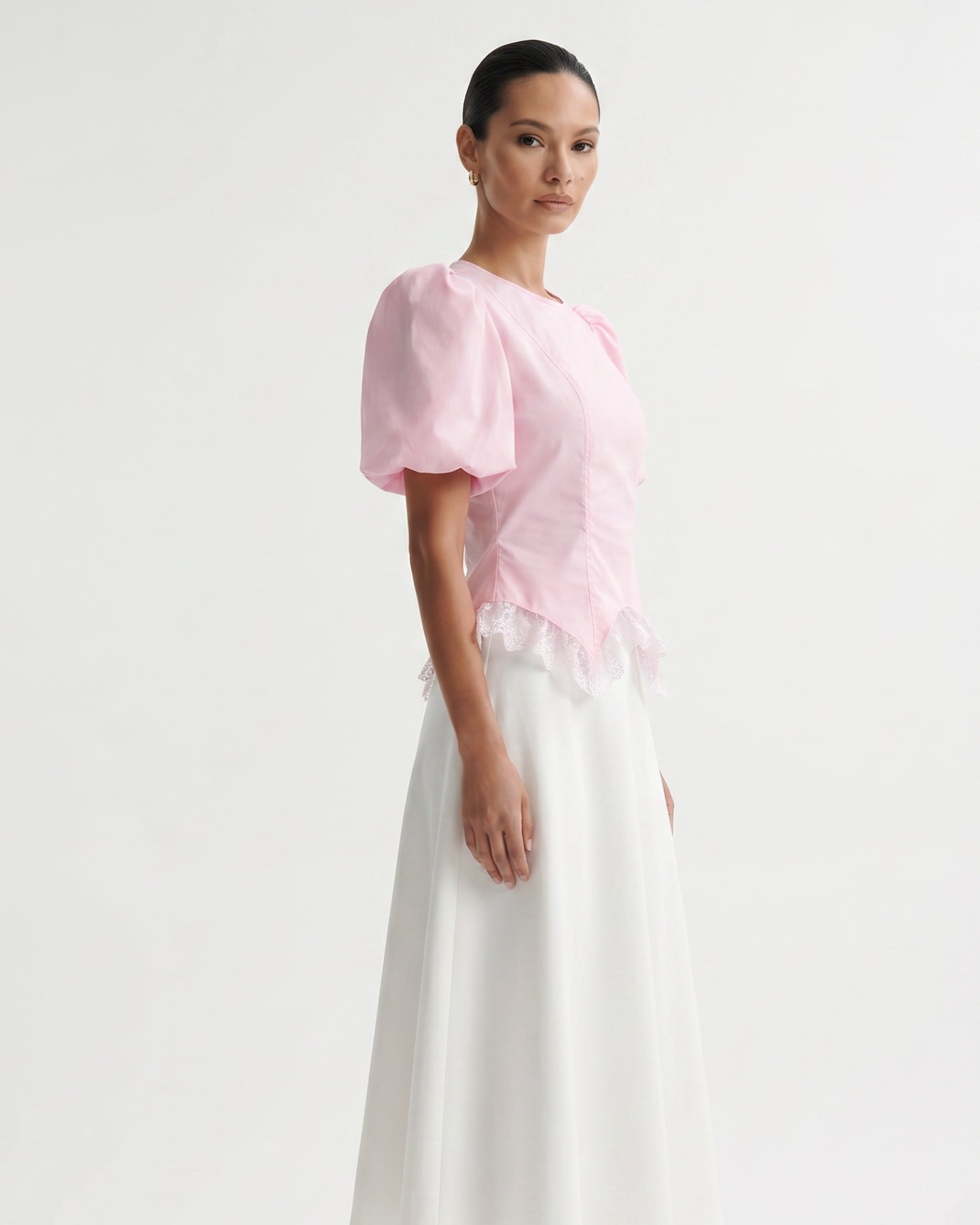 Short-Sleeved Top Floral Edge