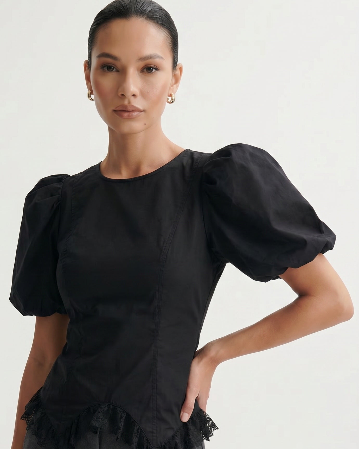 Short-Sleeved Top Floral Edge