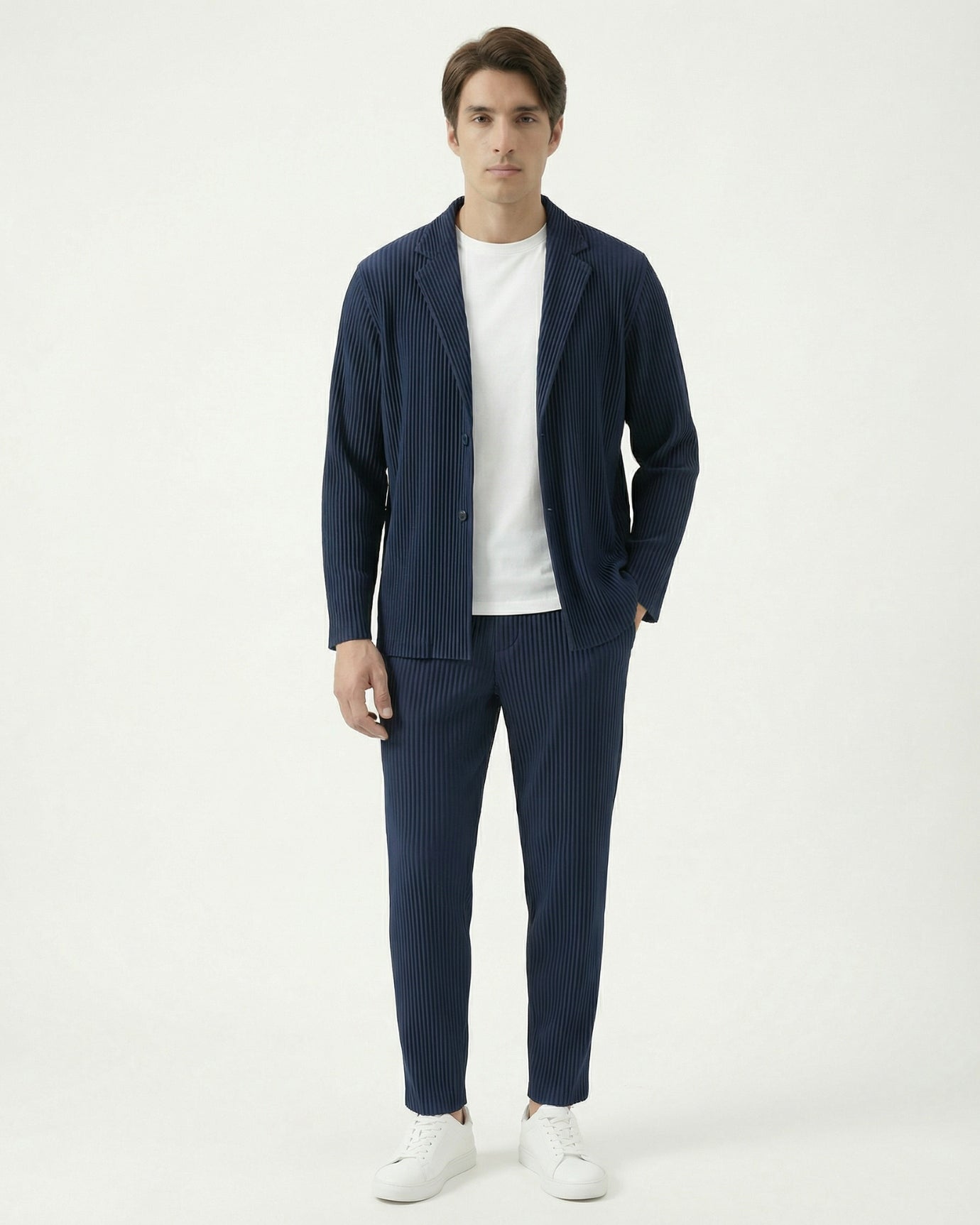 Sakura Kollektion: Set aus plissiertem Cardigan und Hose