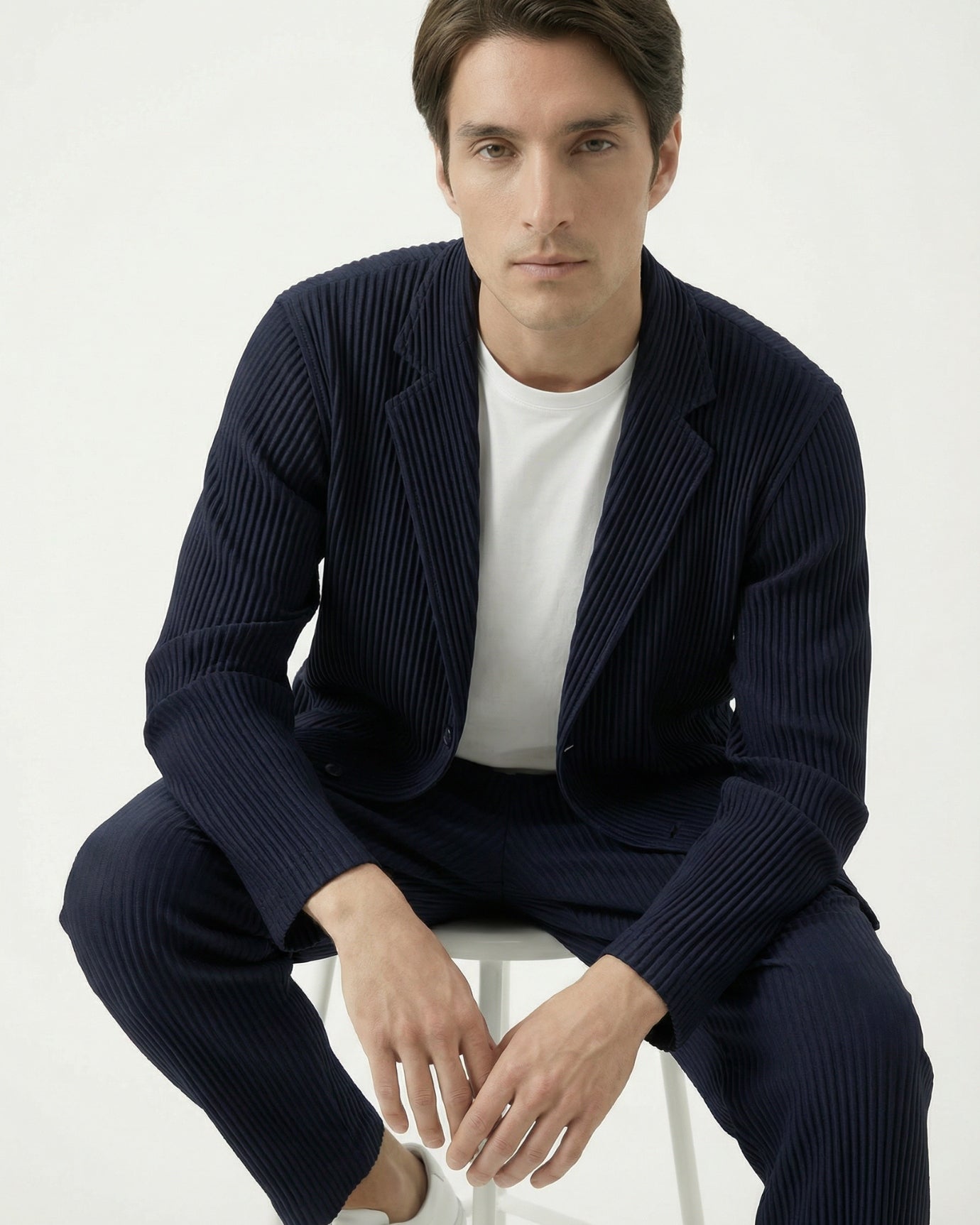 Sakura Kollektion: Set aus plissiertem Cardigan und Hose