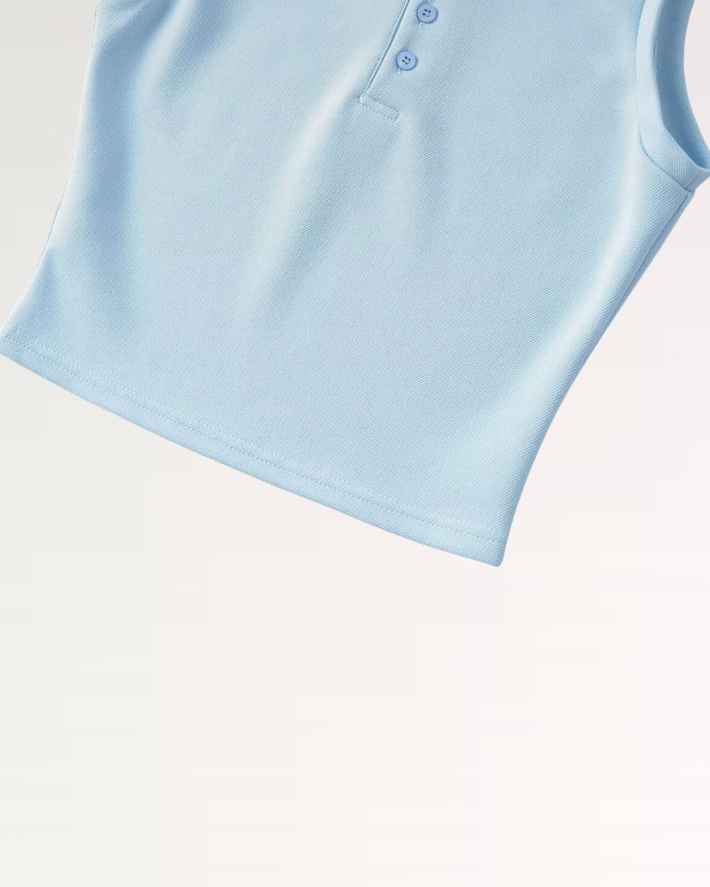 Old Money Polo Woman in neutral palette suitable for many outfits