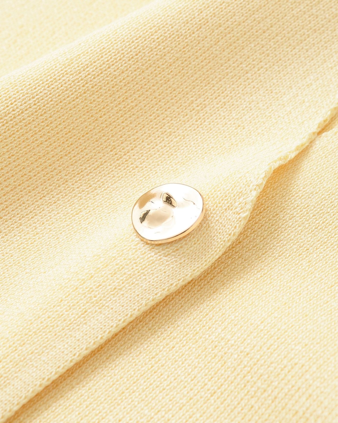 lovau basic short sleeve knitted shirt front view with round neckline