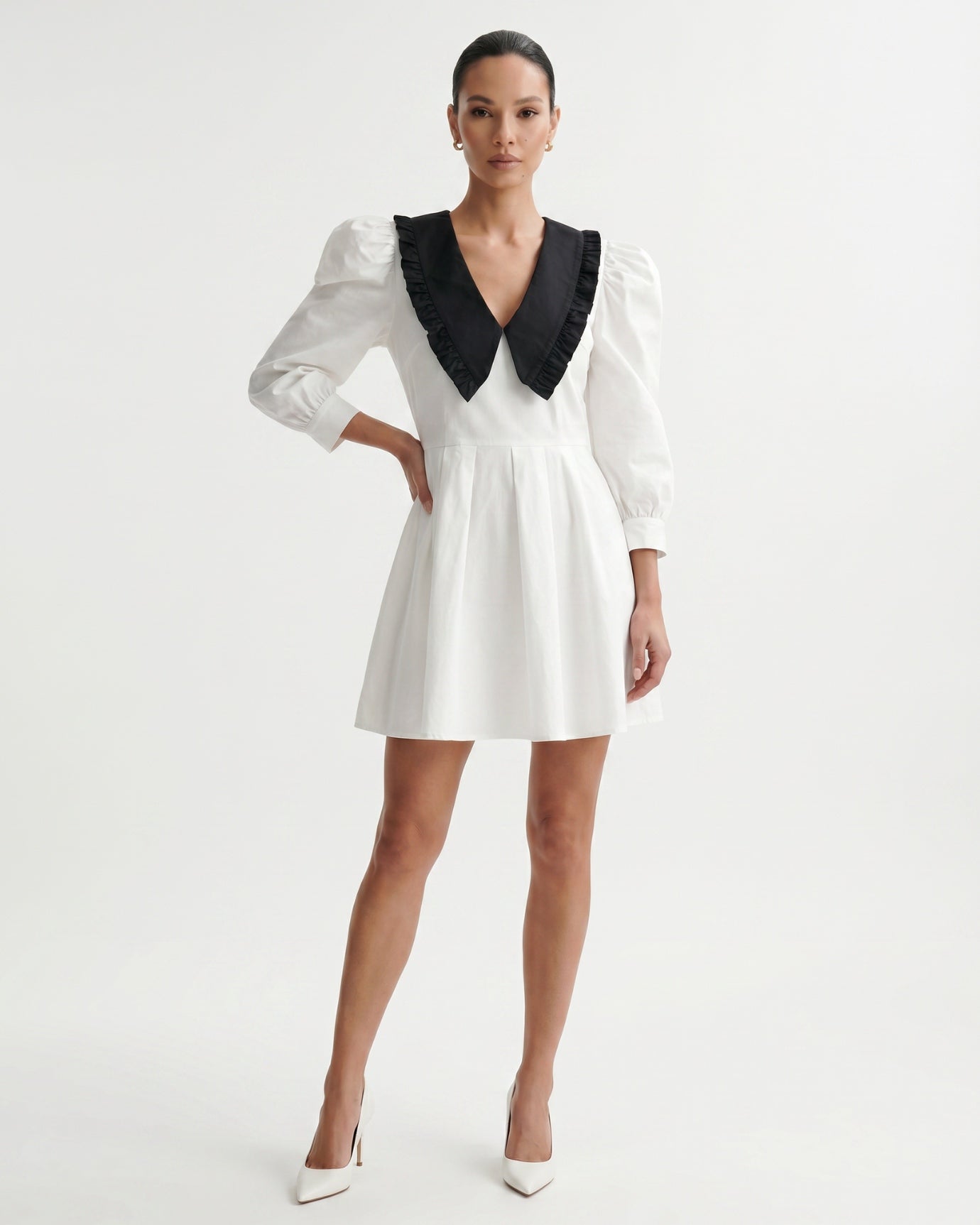 Contrast Collar Mini Pleated dress