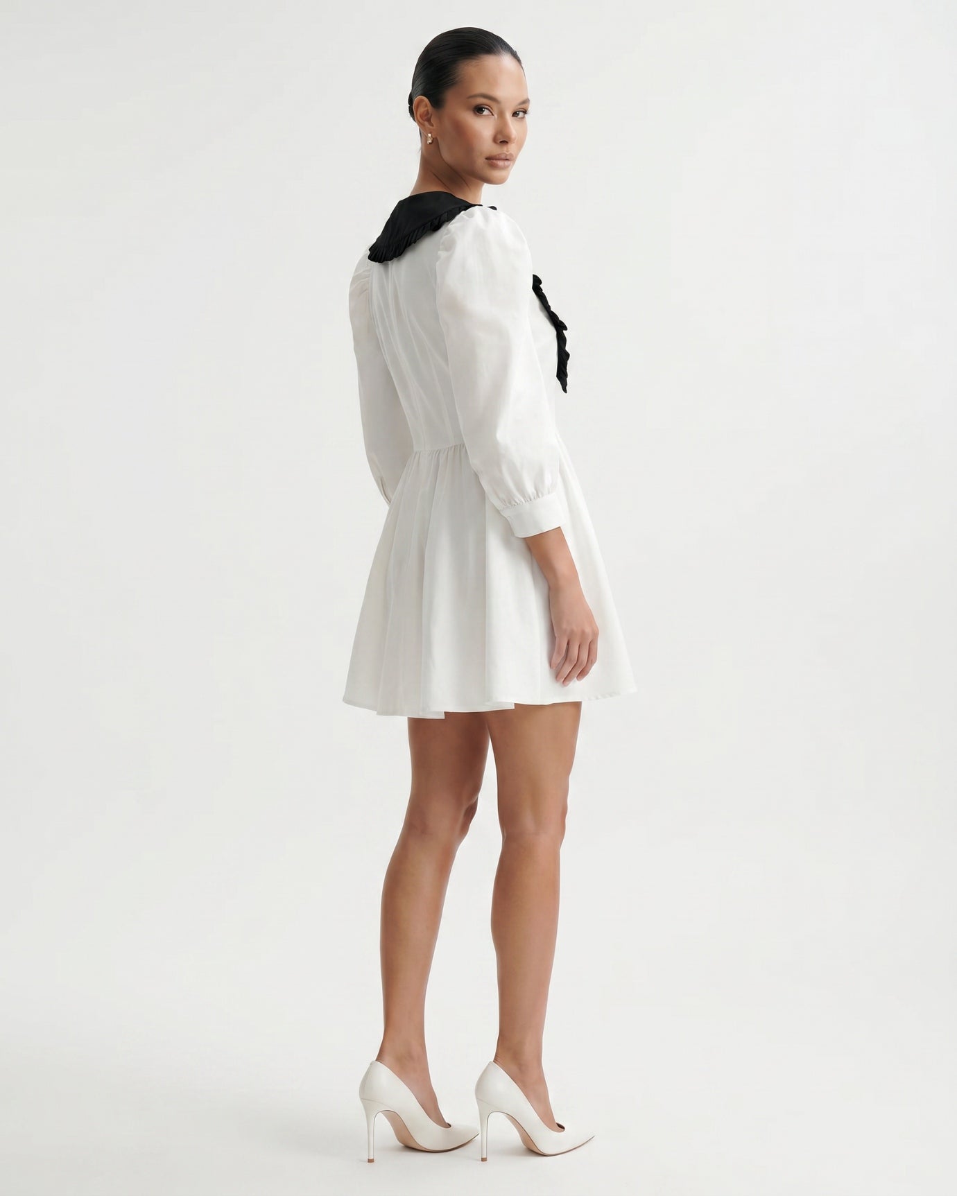 Contrast Collar Mini Pleated dress