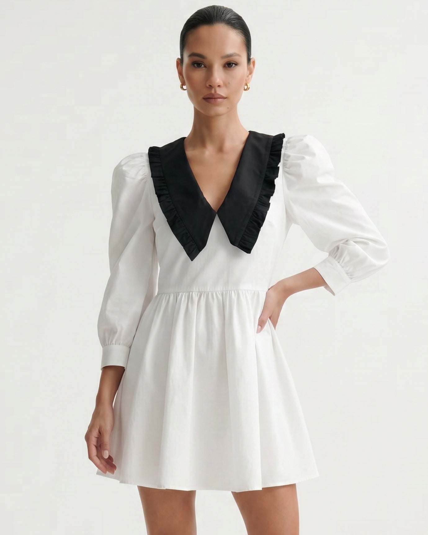 Contrast Collar Mini Pleated dress
