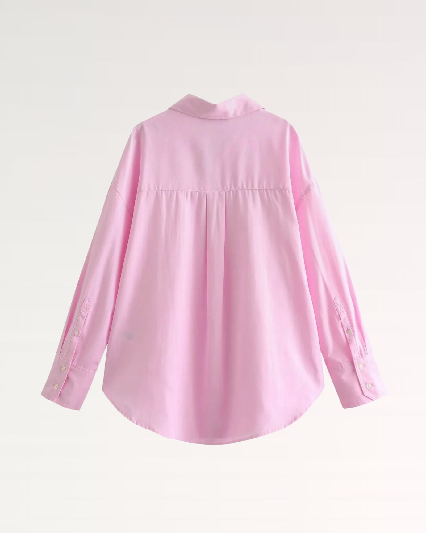 back view showing yoke and pleats on lovau oxford shirt