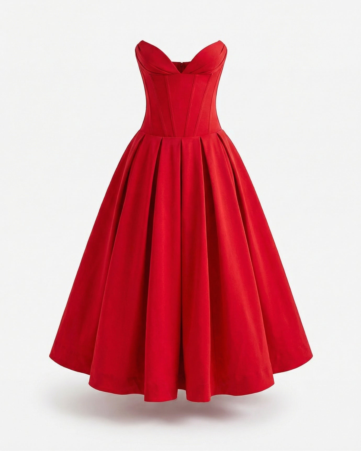 Trägerloses, hochtailliertes, mittellanges Kleid