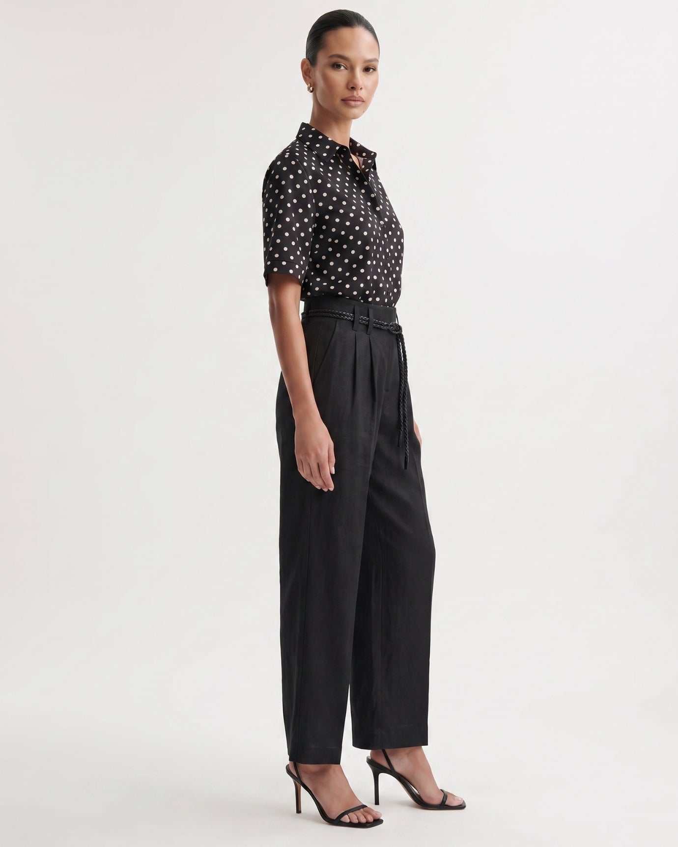 Lina High End Black LInen Trousers