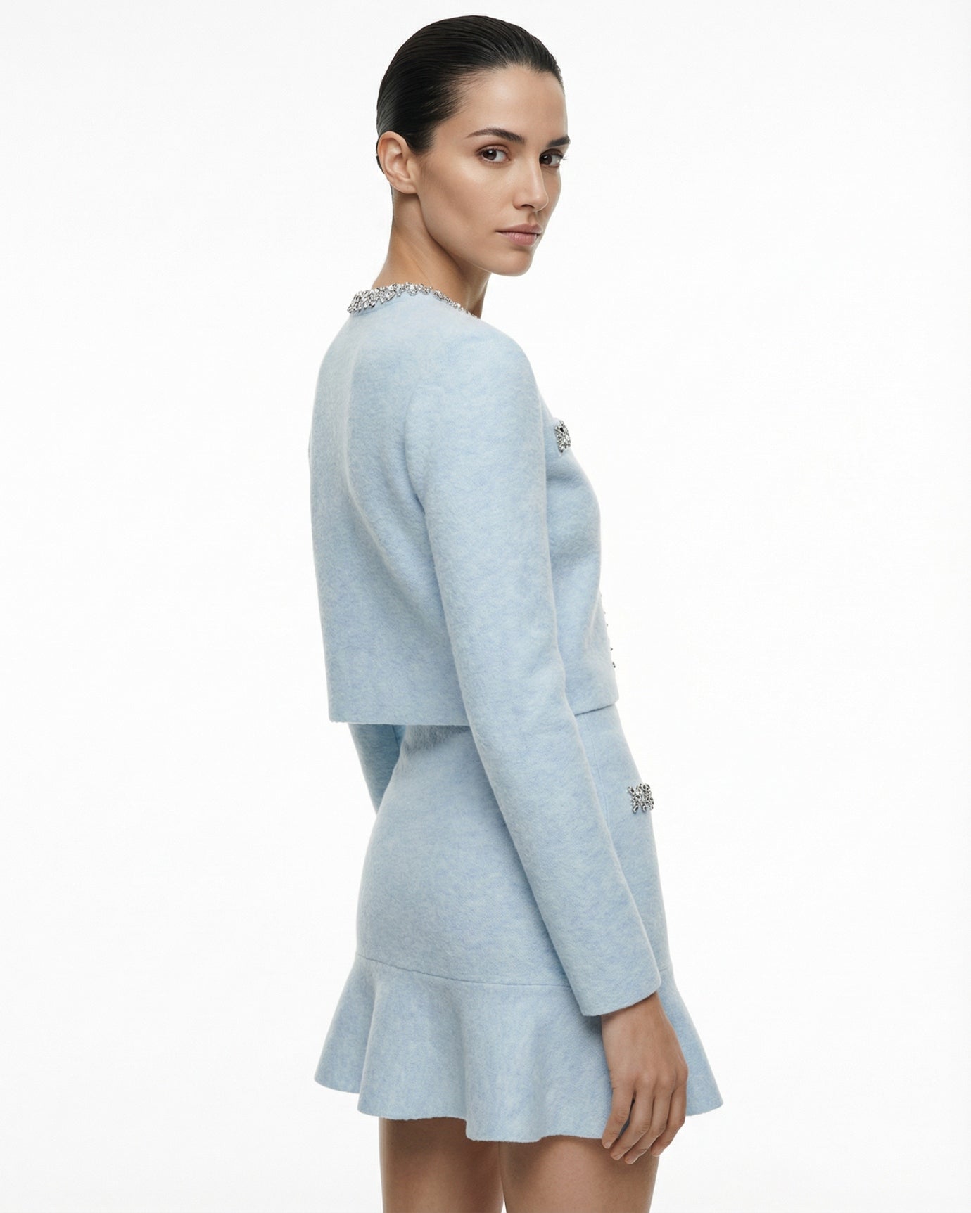 Conjunto de cachemira, cárdigan de punto básico y falda