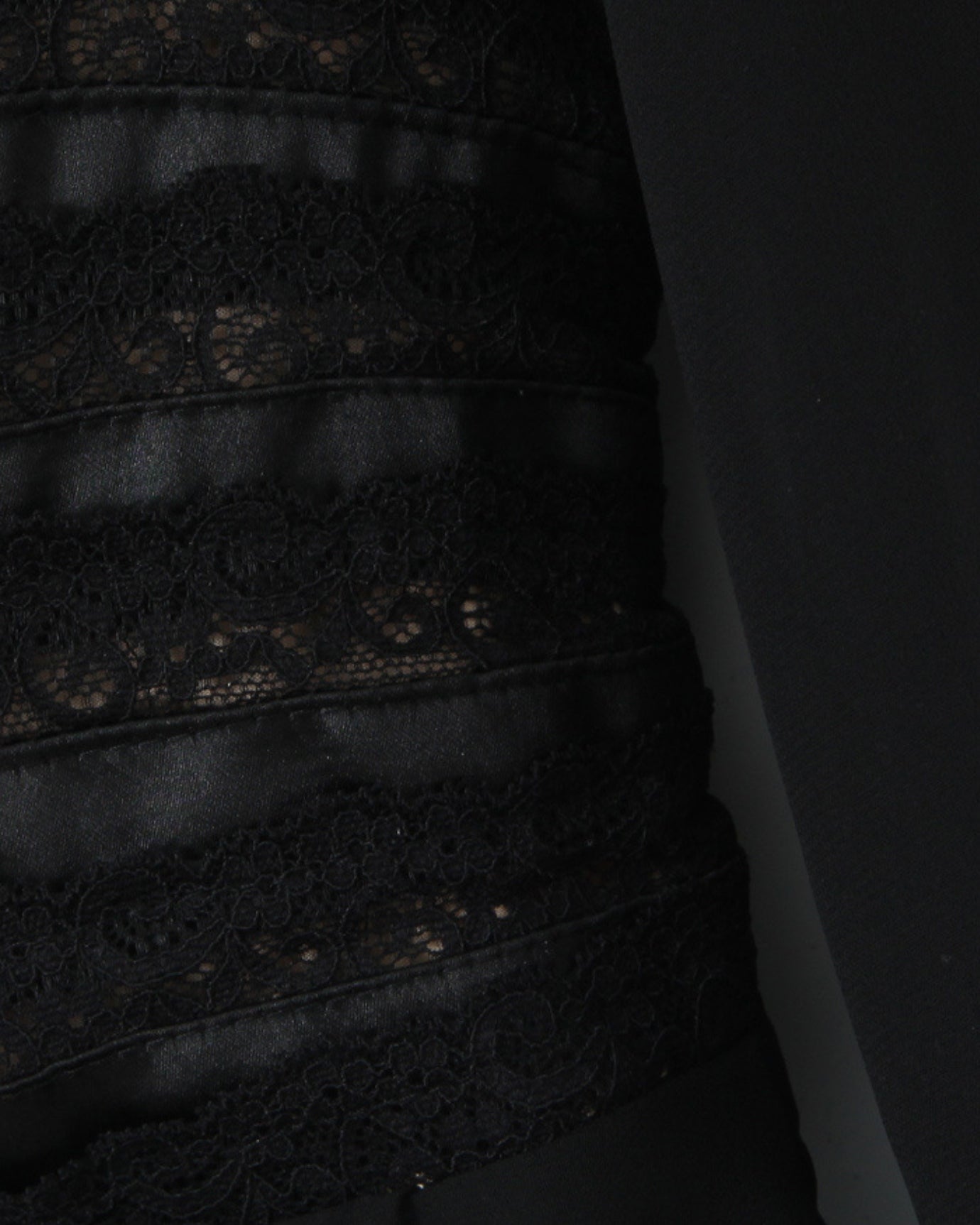 Black Long-Sleeve Ruffle Hem Fitted Top