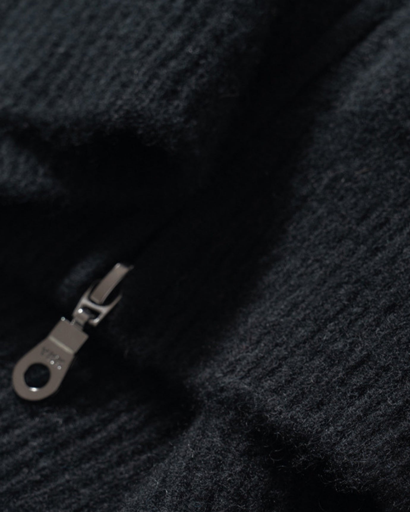 New York Thick Ribbed Cashmere Zip Sweater
