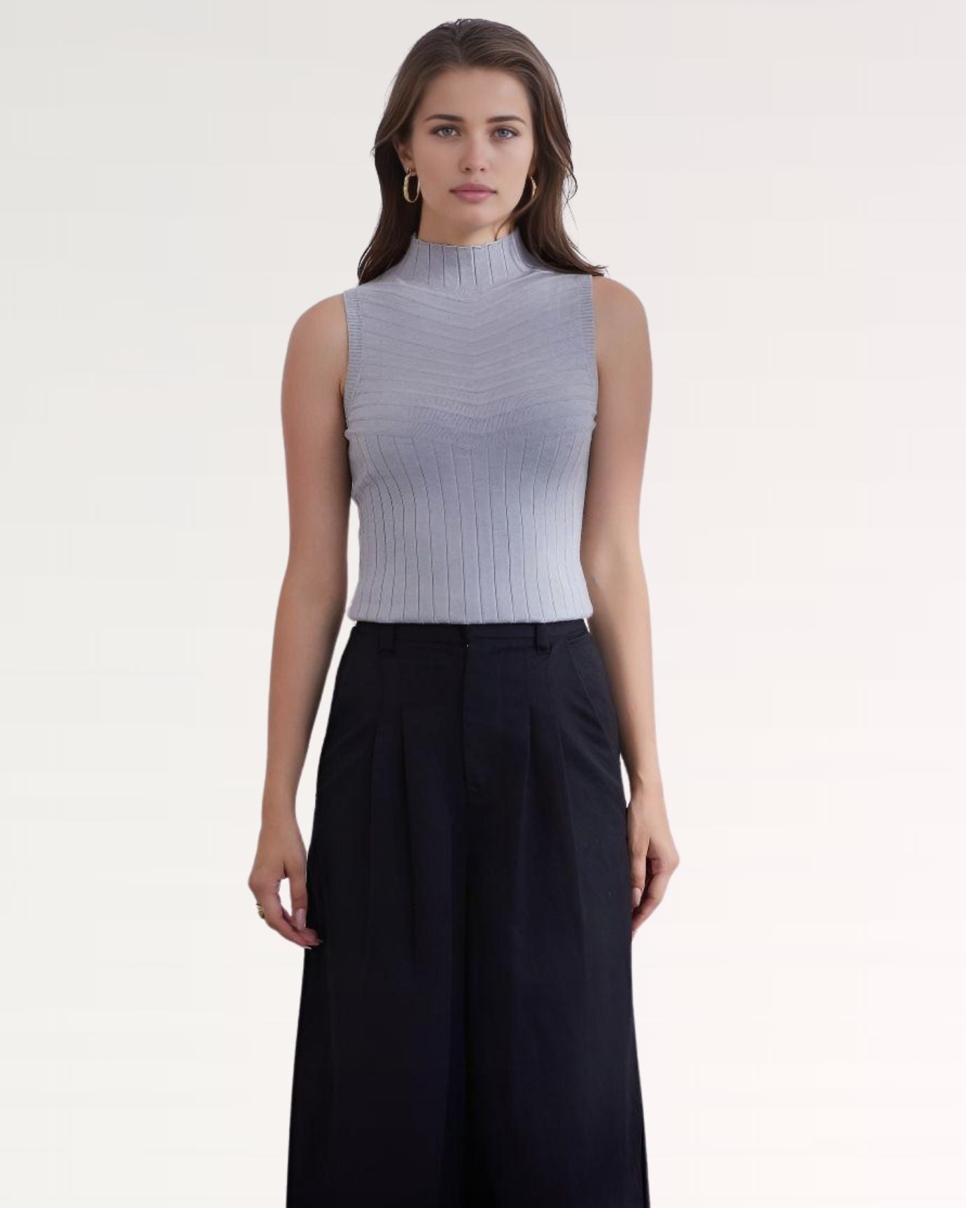 Casual sleeveless knitted vest shirt in Grey with fine knit texture