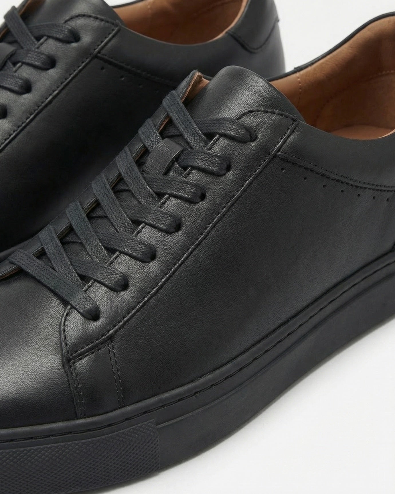Milano Genuine Leather Black Fleece-Lined Shoes