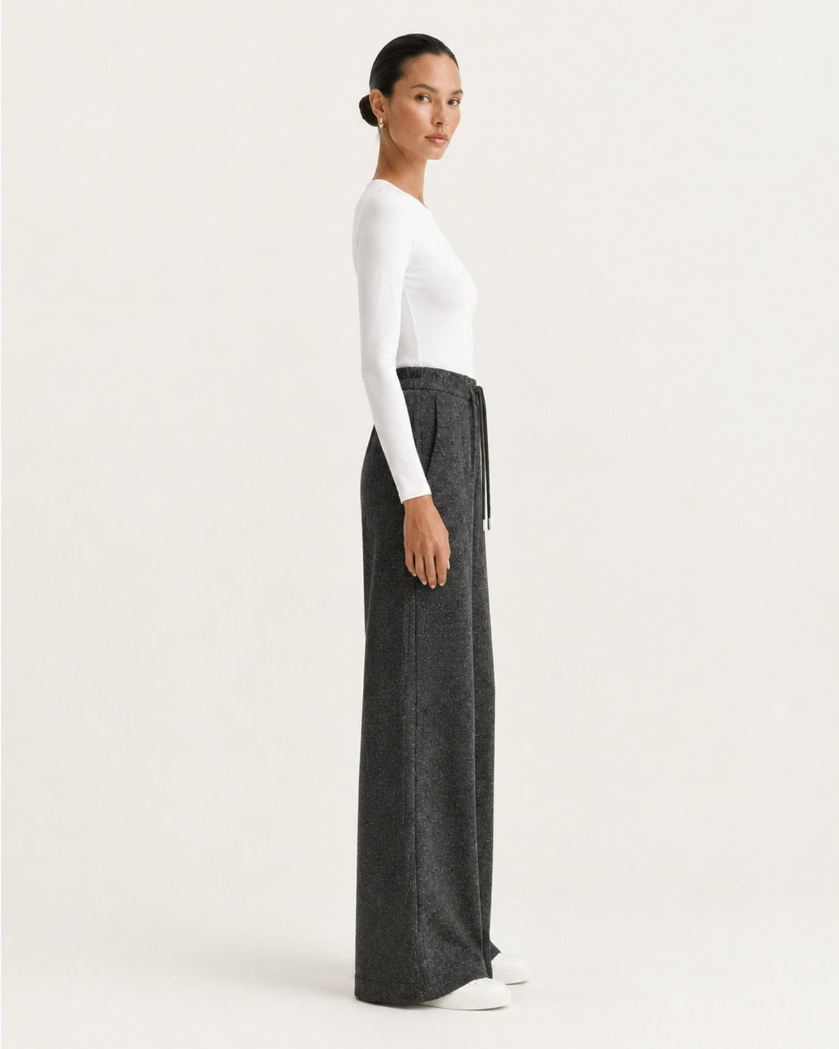 High-Waisted Drapey Star Print Straight Pants