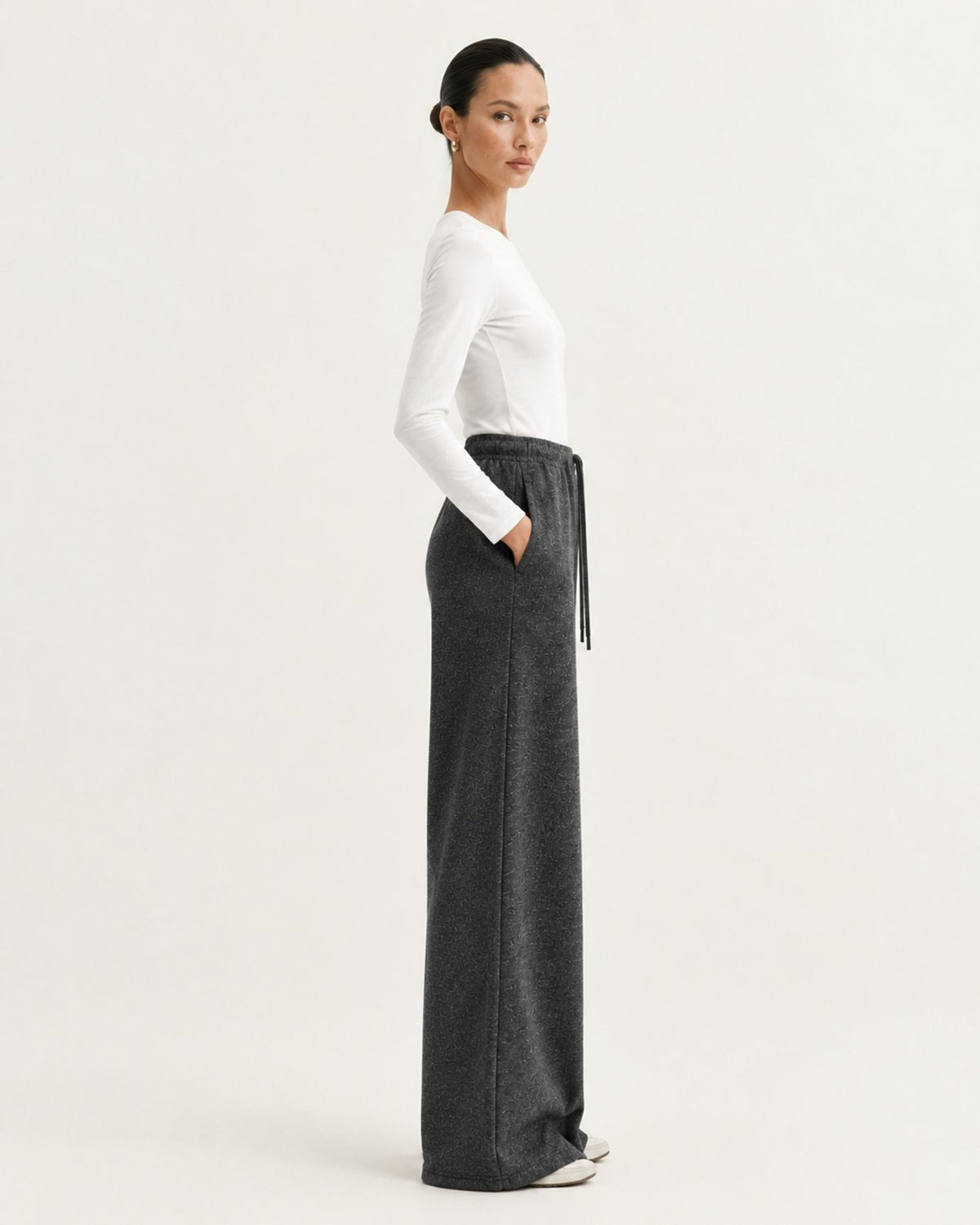 High-Waisted Drapey Star Print Straight Pants