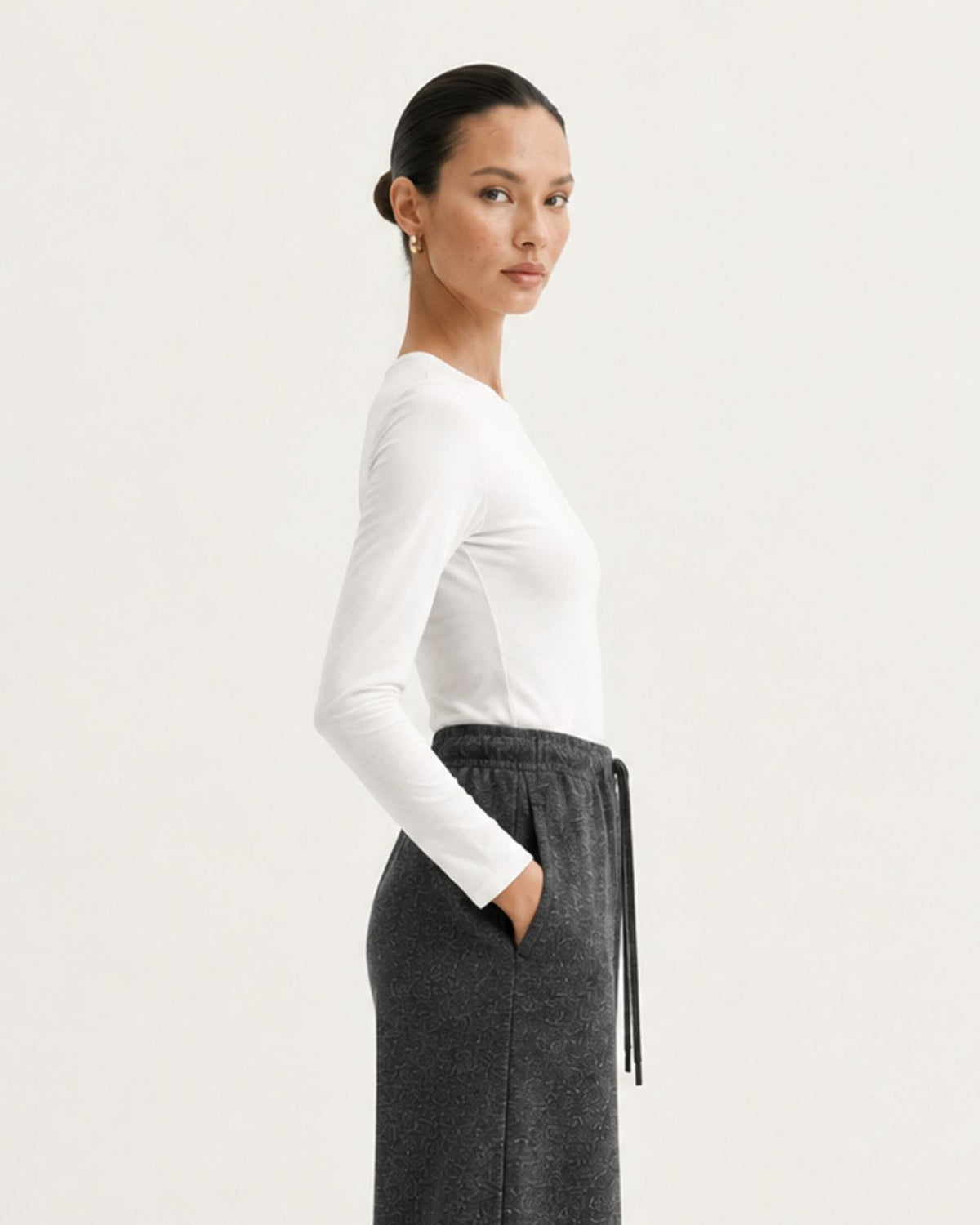 High-Waisted Drapey Star Print Straight Pants