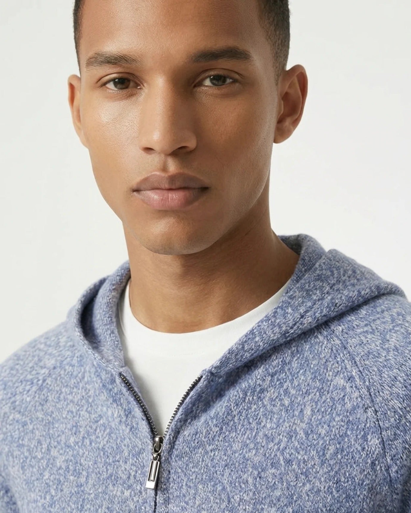 Cárdigan de punto con capucha y cremallera de lana y cachemira de Milán