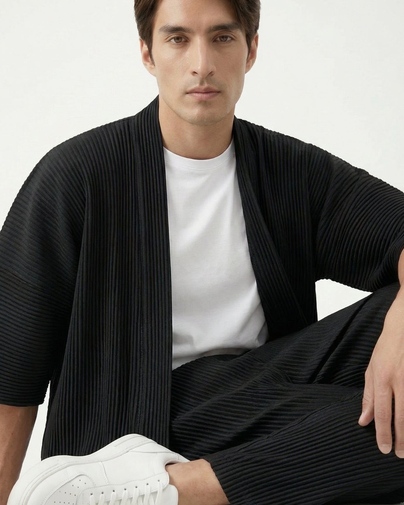 Camisa tipo cárdigan plisada de media manga de la colección Sakura