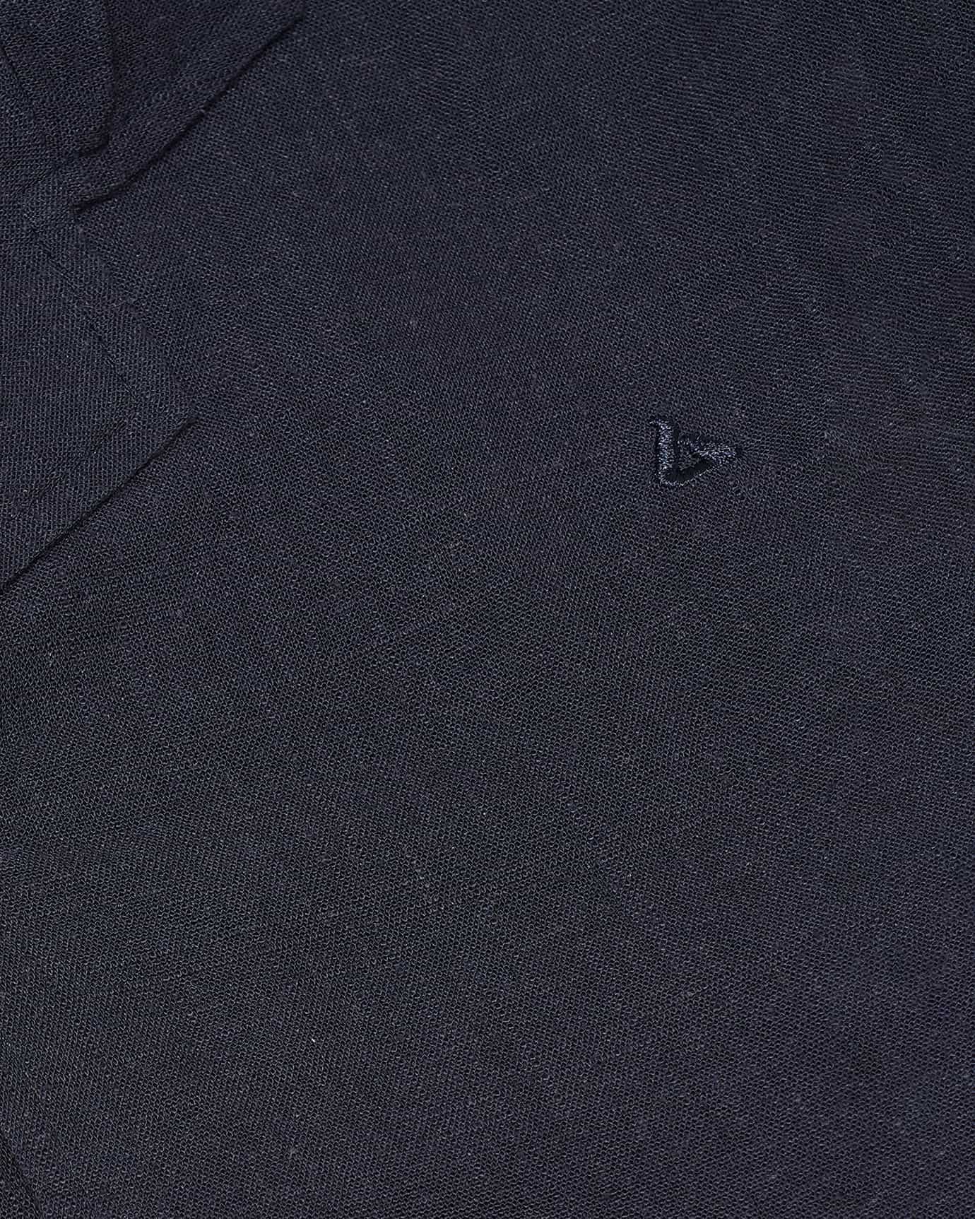 Subtle stitching and smooth finish Dolce Vita shirt fabric