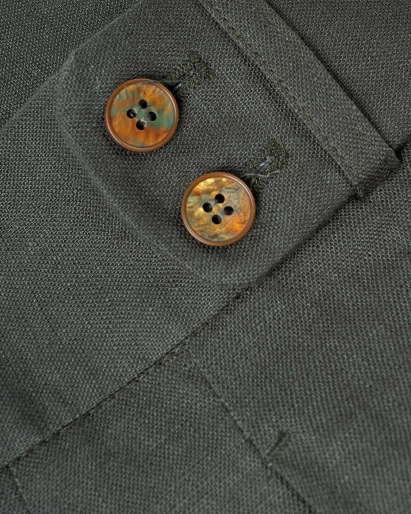 Comfortable and breathable green Italian linen trousers perfect for warm weather