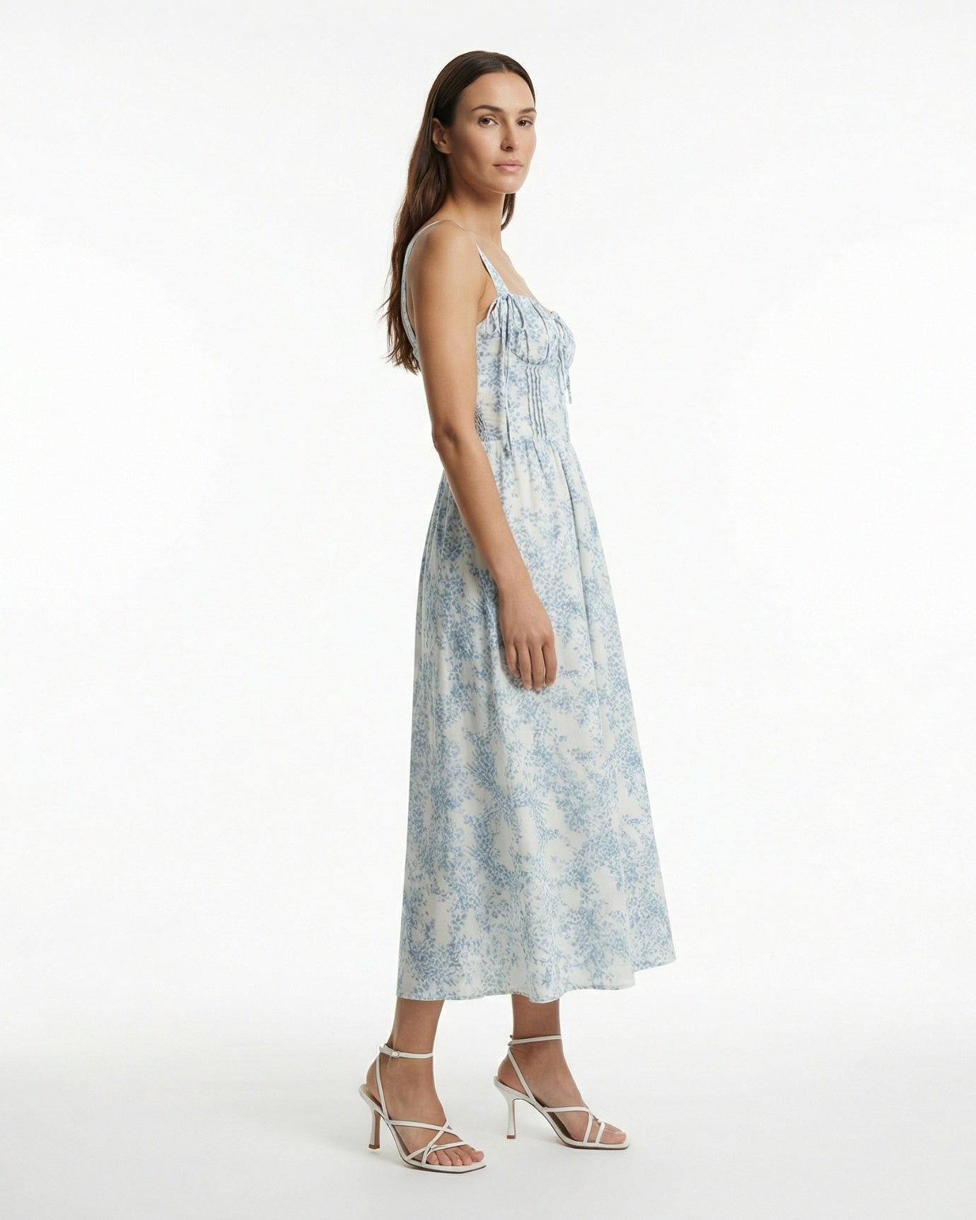 Gartentraum Blau-Weißes Kleid