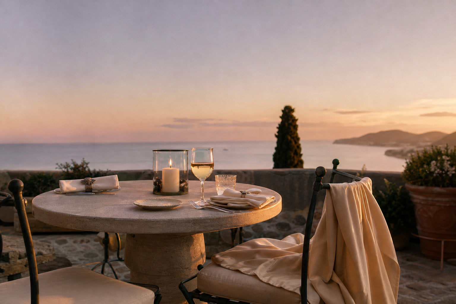 Dressing for High-End Al Fresco Dinners in Summer