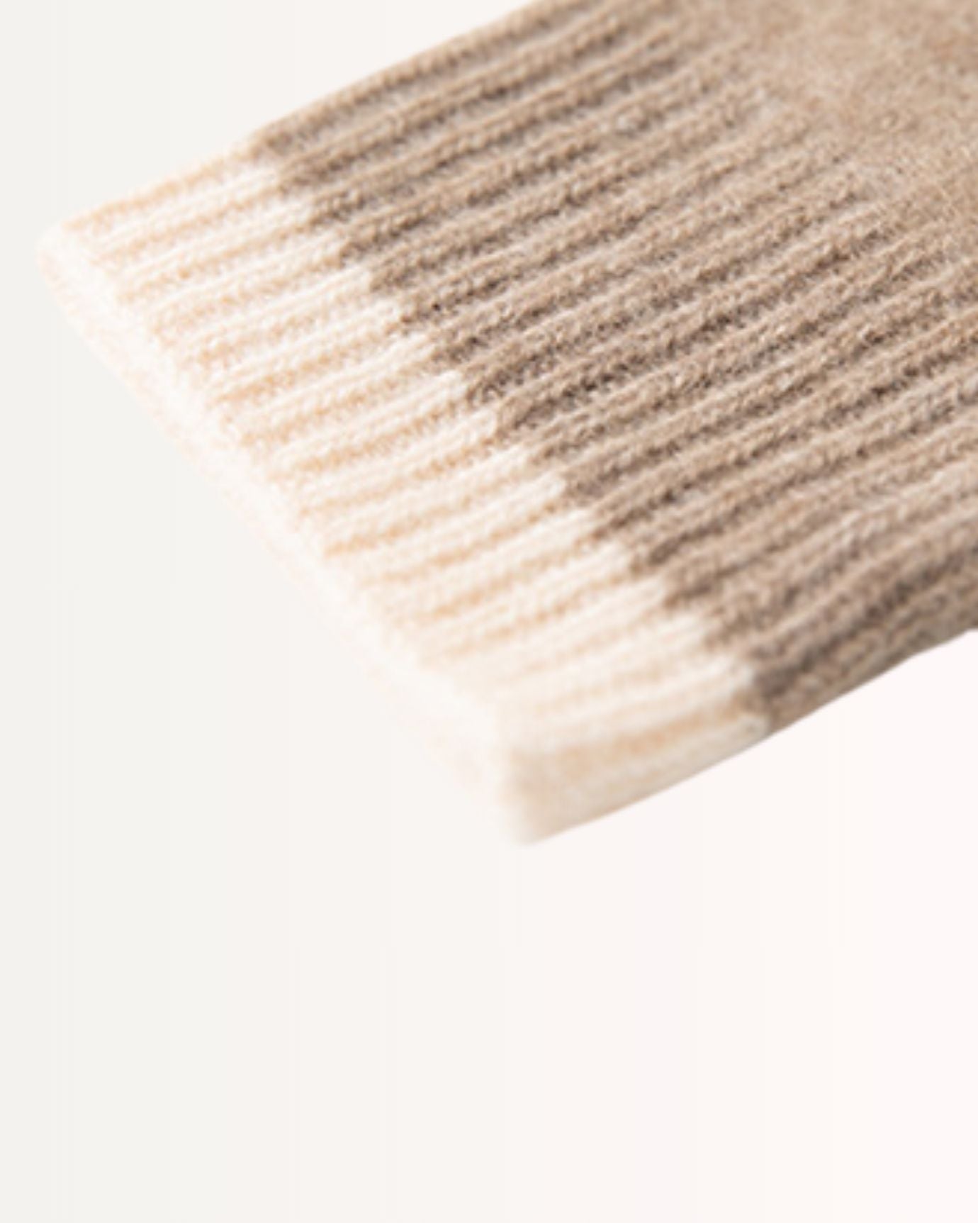 Cashmere Gloves extended color matching edge