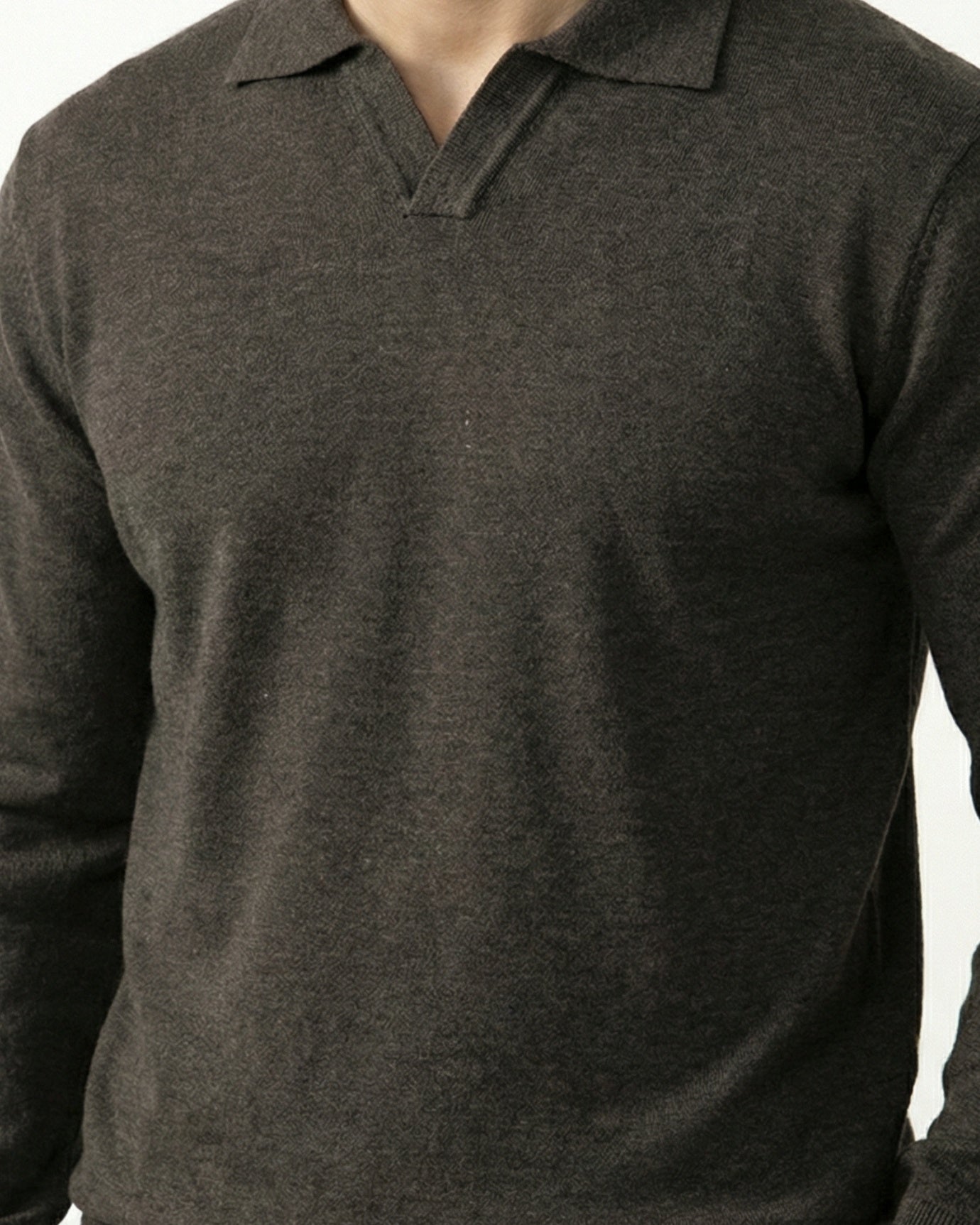 Polo de lana modal con cuello de gaviota