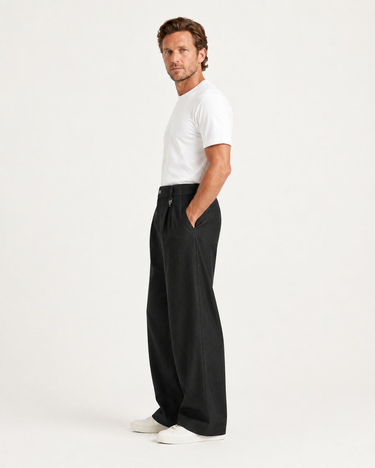 Pleated Barrel-Leg Straight Trousers