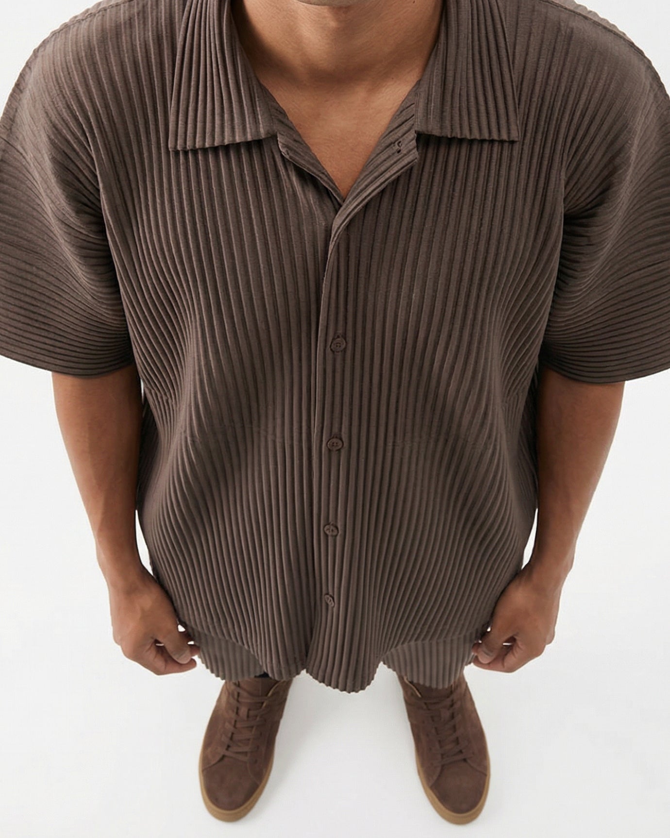 Conjunto plisado de camisa y pantalones cortos de la colección Sakura