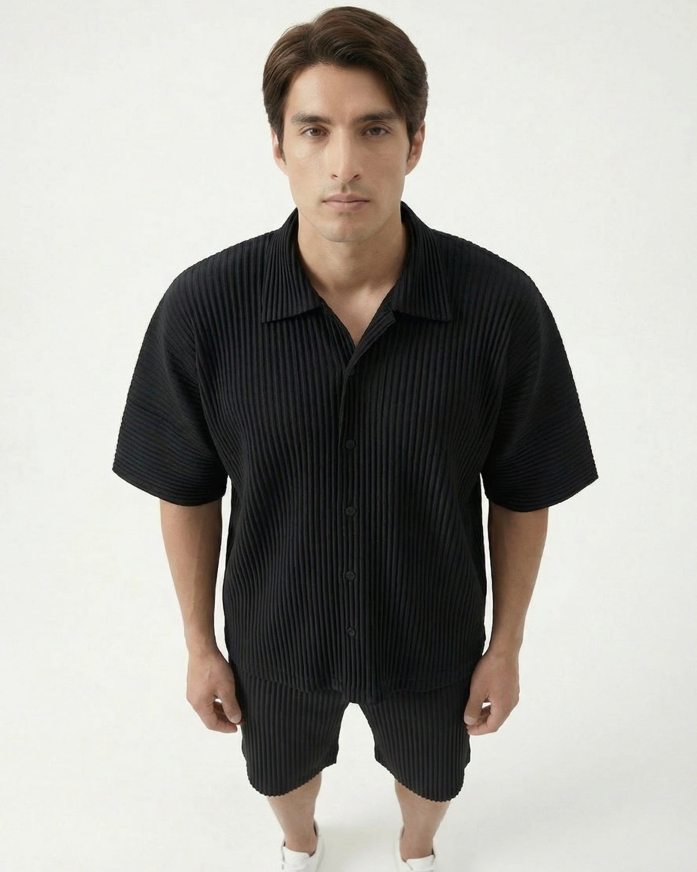 Conjunto plisado de camisa y pantalones cortos de la colección Sakura