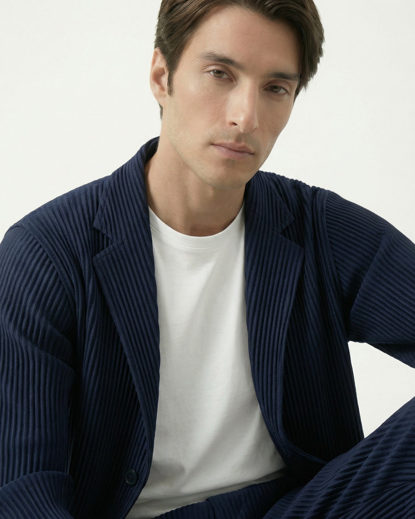 Sakura Kollektion: Set aus plissiertem Cardigan und Hose