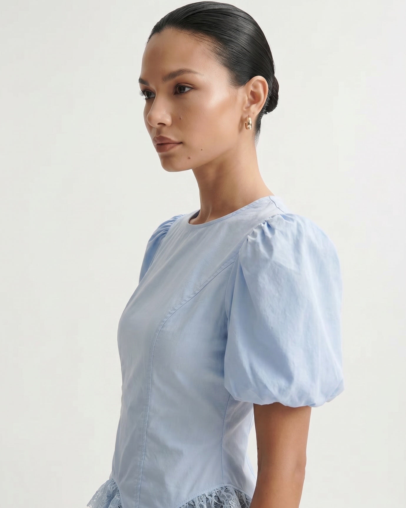 Short-Sleeved Top Floral Edge