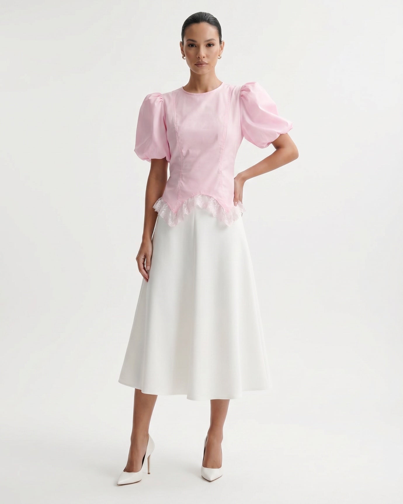 Short-Sleeved Top Floral Edge