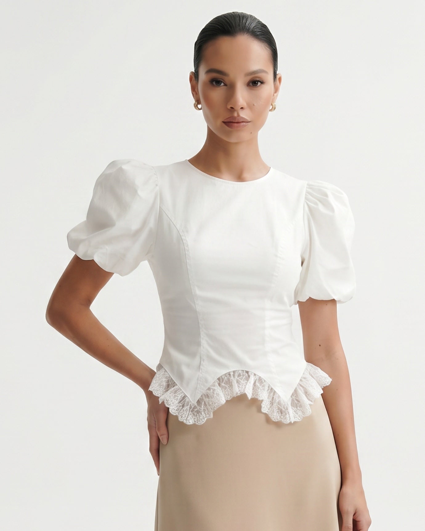 Short-Sleeved Top Floral Edge