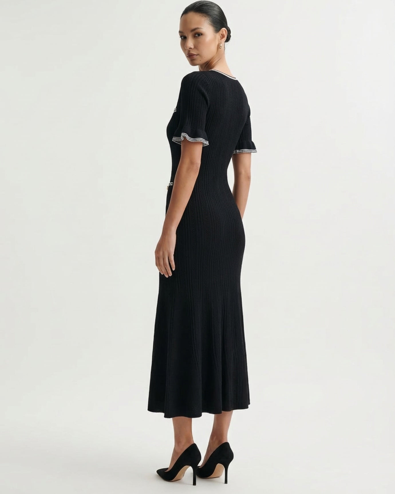 Mile Knit Dress with Special Collar