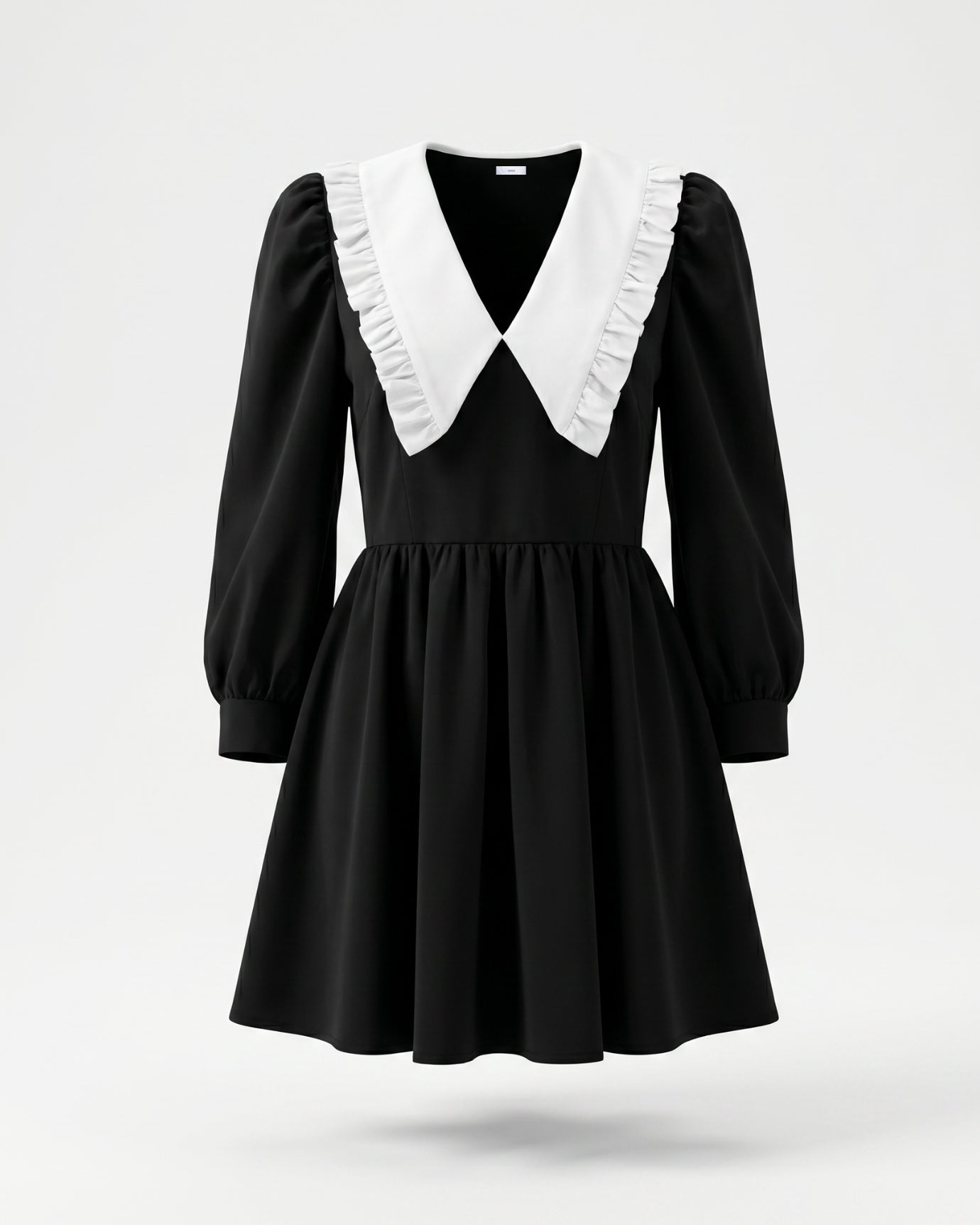 Mini-Plisseekleid mit Kontrastkragen