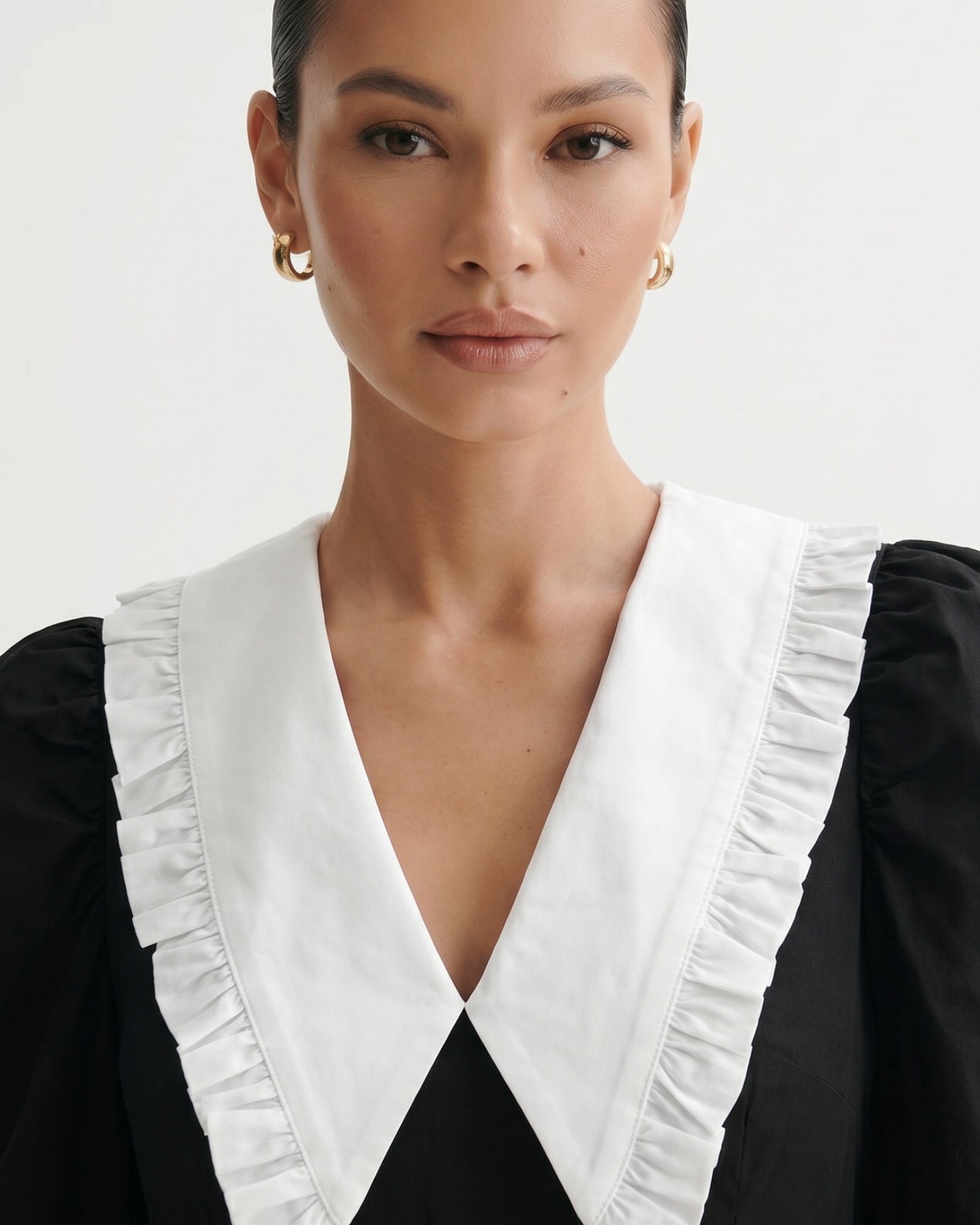 Contrast Collar Mini Pleated dress