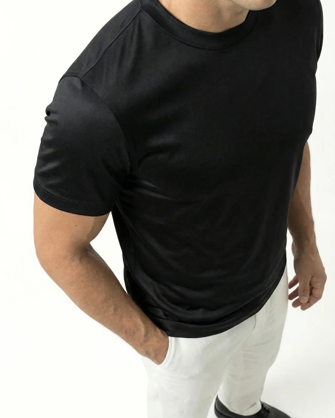 High-Count Black Mercerized Cotton Round Neck Breathable T-Shirt