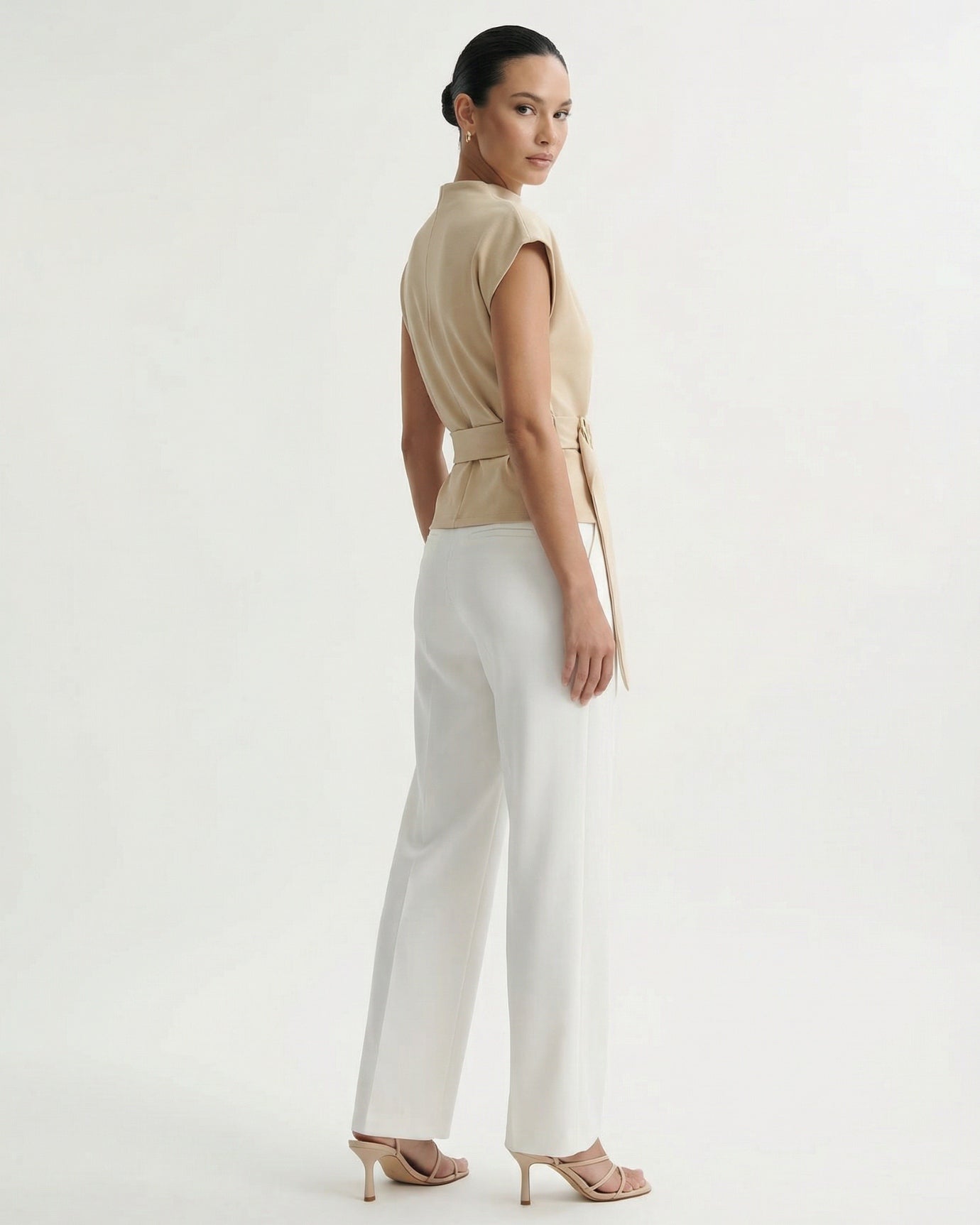Short-Sleeve Off-White T-shirt top