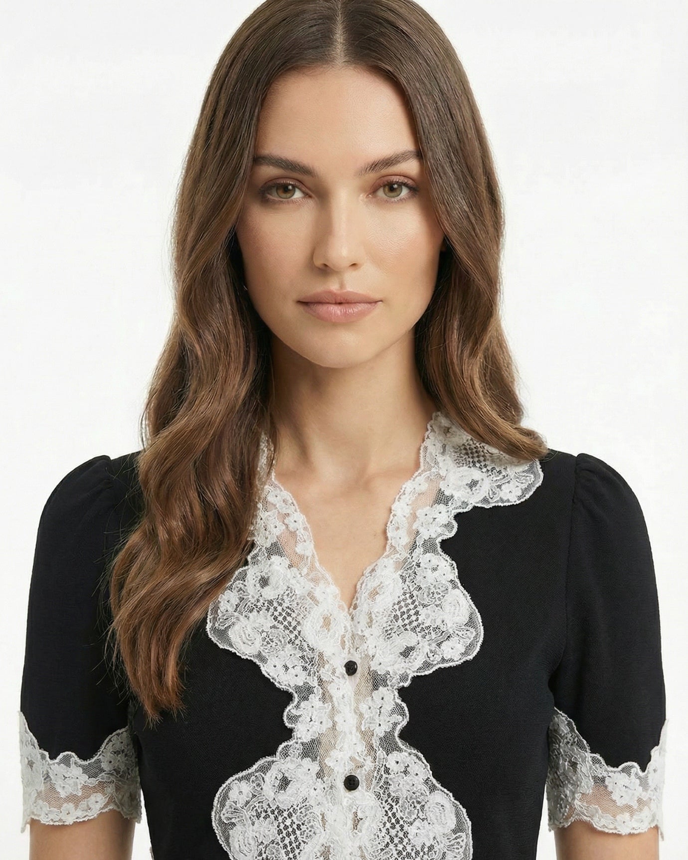 Camisa con encaje de flores